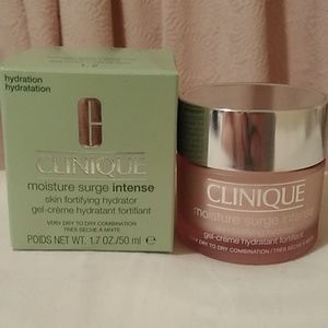 Clinique Moisture Surge Intense
